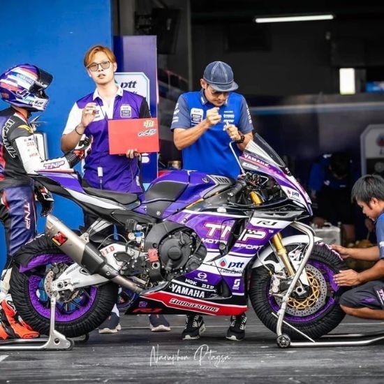 ทีมงานดูแลรถแข่งในประเทศไทย